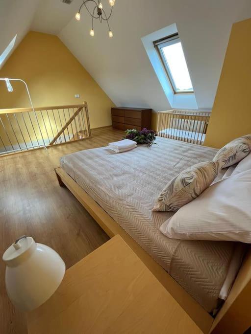 Apartament Hemingwaya Jelenia Gora Exterior photo